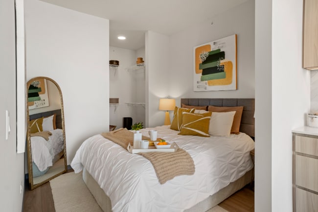 Building Photo - 1937 W Congress Pkwy