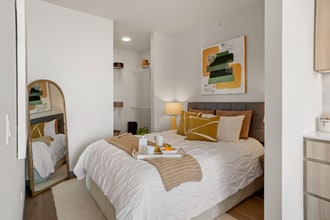 Building Photo - 1937 W Congress Pkwy