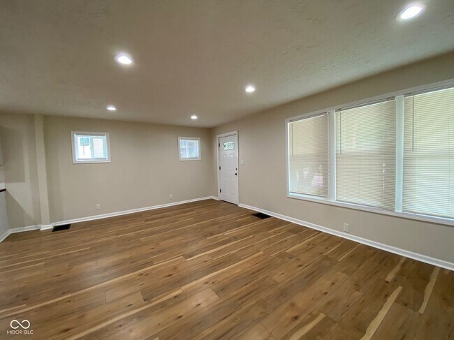 Building Photo - 3903 Rookwood Ave