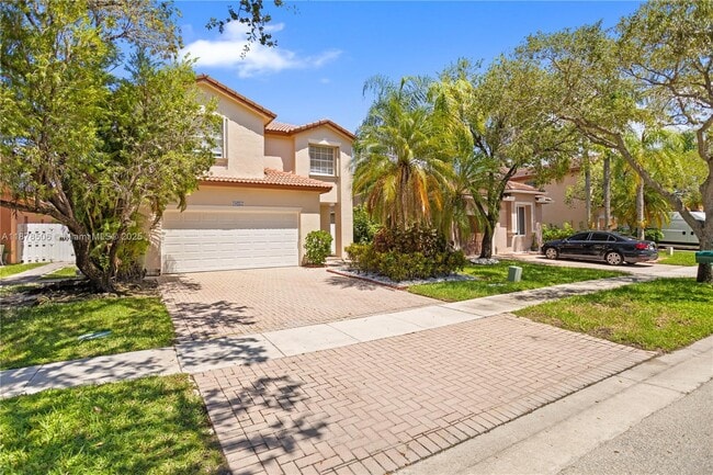 Foto del edificio - 19257 NW 13th St