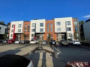 Building Photo - 125 Boul. de l'Amérique-Française