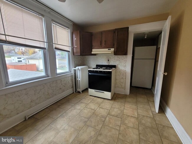 Building Photo - 6710 Beech Ave