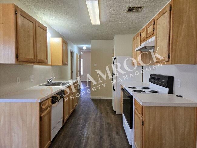 Foto del edificio - One-Bedroom with Garage