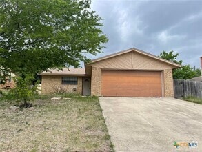 Building Photo - 213 Blanket Dr