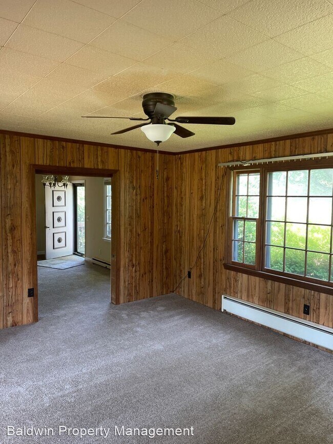 Building Photo - 3 br, 1.5 bath House - 1701 PLOUGHBOY LANE