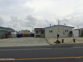Building Photo - 1045 Radio Rd