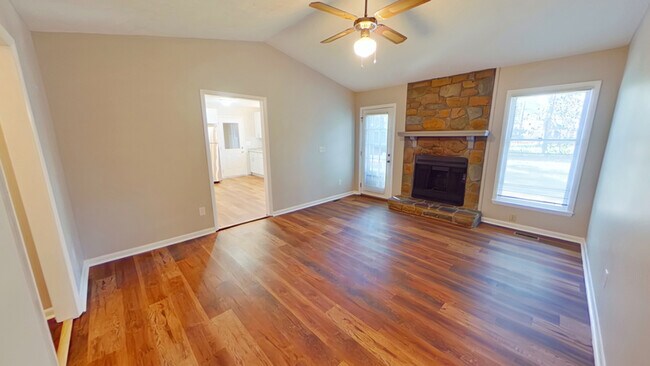Building Photo - 928 Winterberry Dr