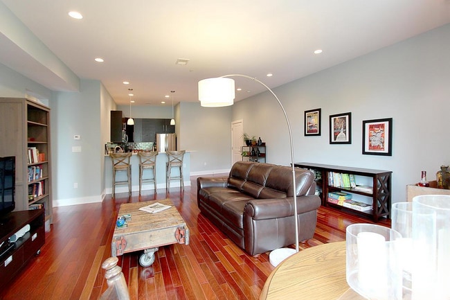 Foto del edificio - 440 Rhode Island Ave NW