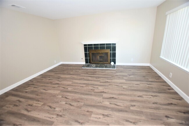 Building Photo - 2940 Taffrail Ln