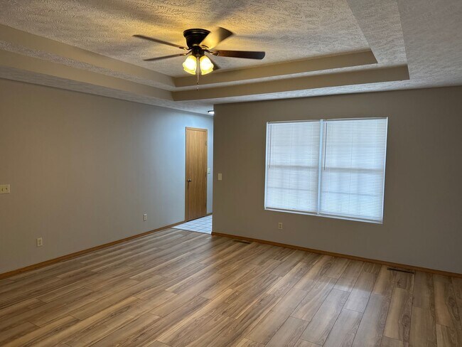 Foto del edificio - Southside! 2 Bedroom 2 Bath Duplex!  $995