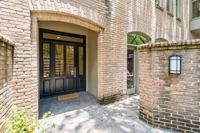 Foto del edificio - 3718 Bridle Path