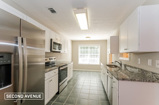 Building Photo - 105 5 Oaks Dr