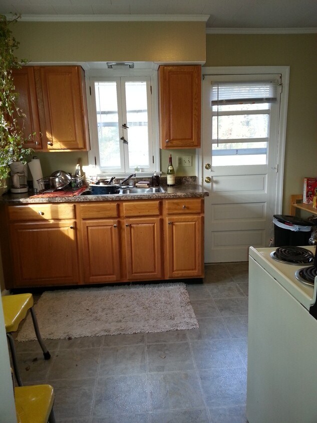 Foto del edificio - Available August 2025;  Monthly rent $1,450