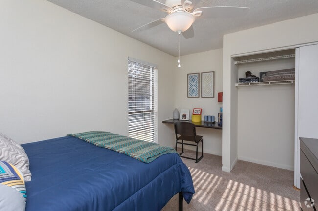 4BR, 2BA - 1214SF - The Redland Apartments