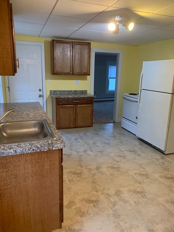 18 Fisher St Unit 2, North Attleborough, MA 02760 Room for Rent in