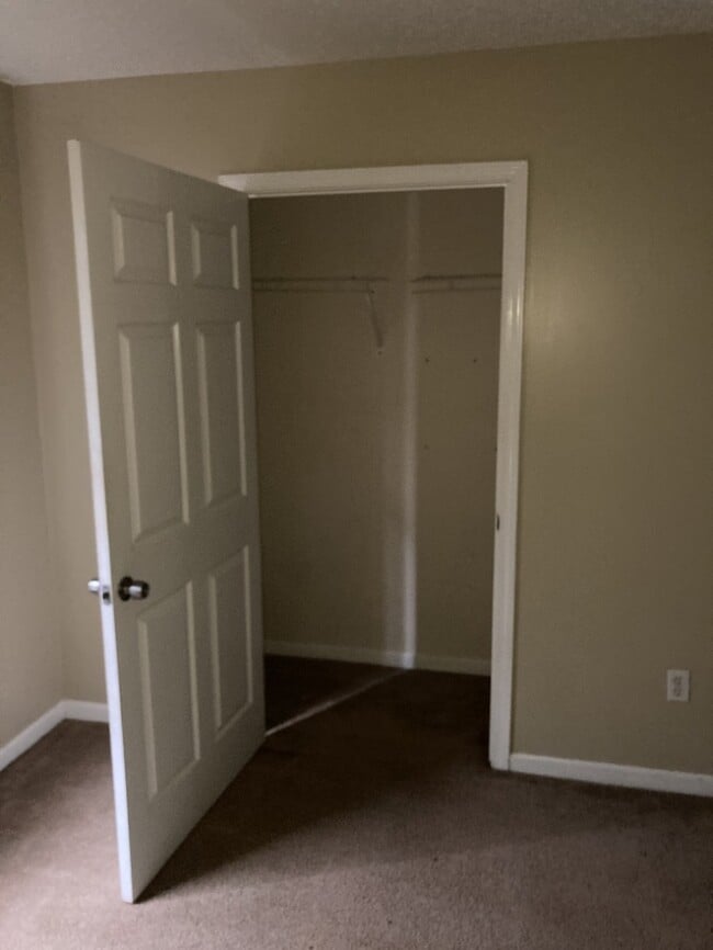 Building Photo - 106 Townsley Ct