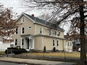 Building Photo - 96 Washington St