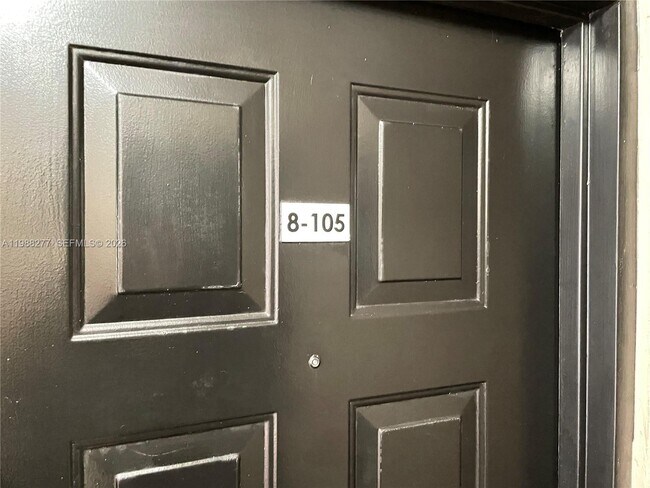 Foto del edificio - 8871 Wiles Rd