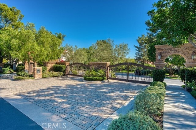 Building Photo - 21 Sarena Dr