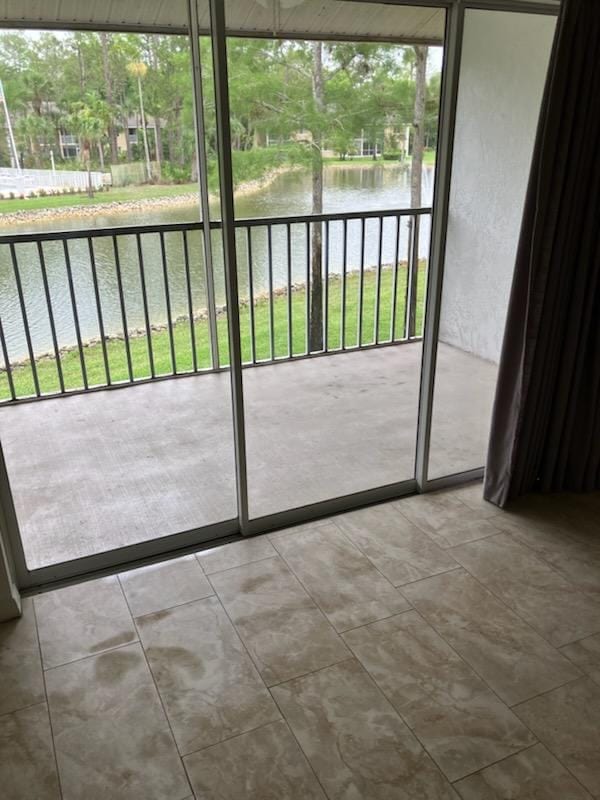 Building Photo - 5780 Woodmere Lake Cir