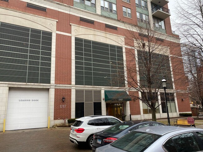 Building Photo - Wonderful  Lakeview 1bed/1bath is availabl...