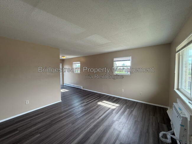 Building Photo - 4650 Wayne Meadows Cir