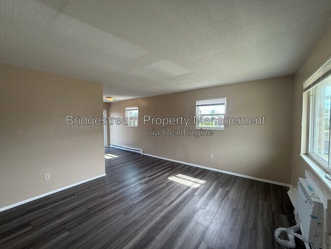 Foto del edificio - 4650 Wayne Meadows Cir