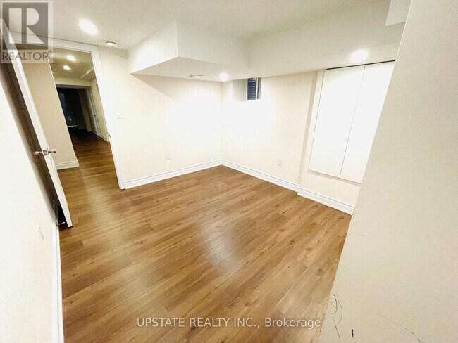 Building Photo - 93 Truro Cir