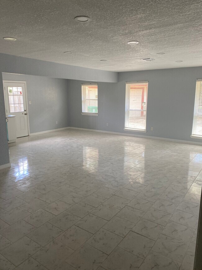 Building Photo - 8303 Coastway Ln