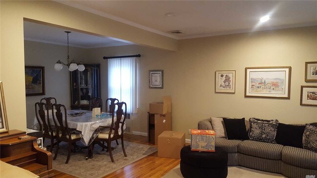 Foto del edificio - 73-33 171st St