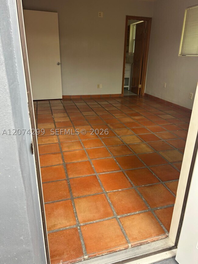 Foto del edificio - 9320 Johnson St
