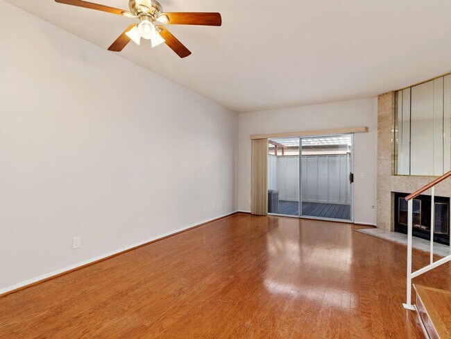 Foto del edificio - Desireable resort-lifestyle complex in the heart of La Costa!