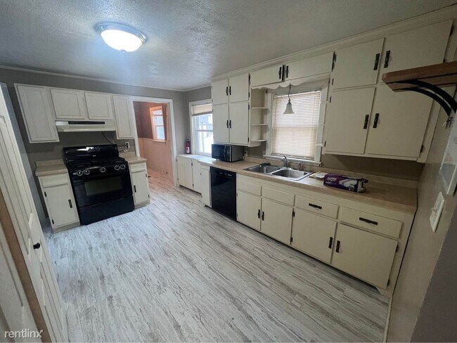 Building Photo - 3 br, 1 bath House - 1522 East Madison Street