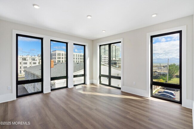 Foto del edificio - 215 2nd Ave