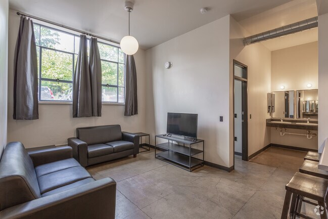 4HAB, 2BA - School House Lofts