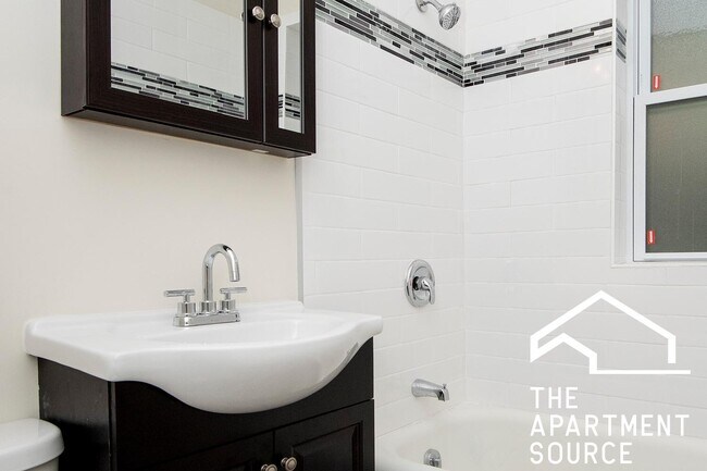 Building Photo - 1130 Maple Ave