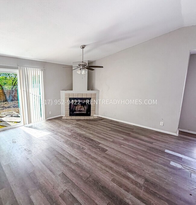 Foto del edificio - 8305 Forest Ridge Dr