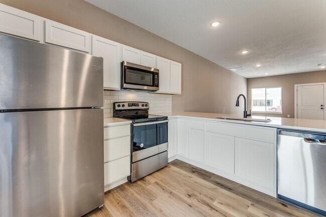 Foto del edificio - 6820 White Pine St