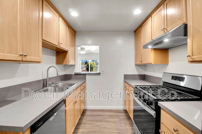 Foto del edificio - 9105 Rosedale Dr