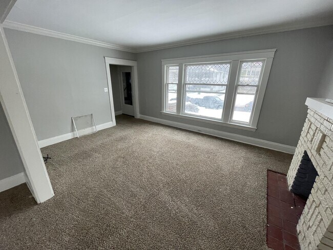 Building Photo - 3270 Desota Ave