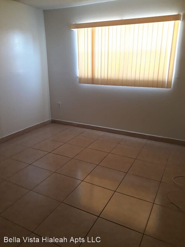Foto del edificio - 1355 W 44th Pl