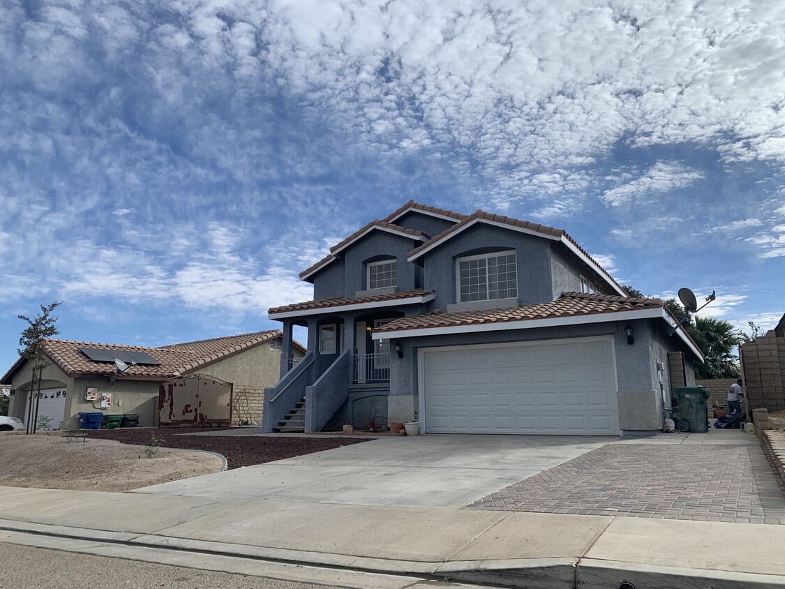 Foto principal - 36900 Zinnia St