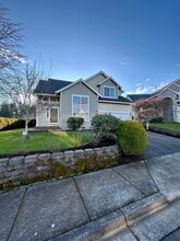 Building Photo - 351 NW Kotrik Pl