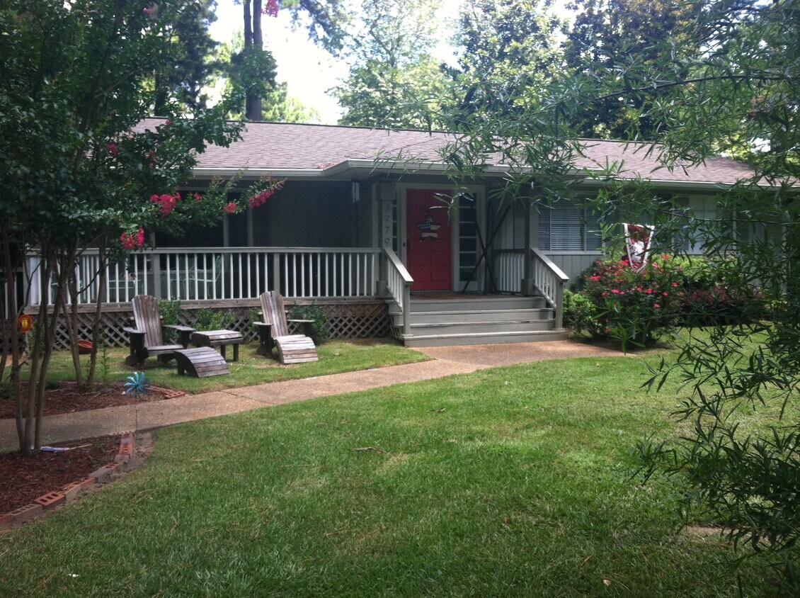 Primary Photo - 3979 Berkley Dr