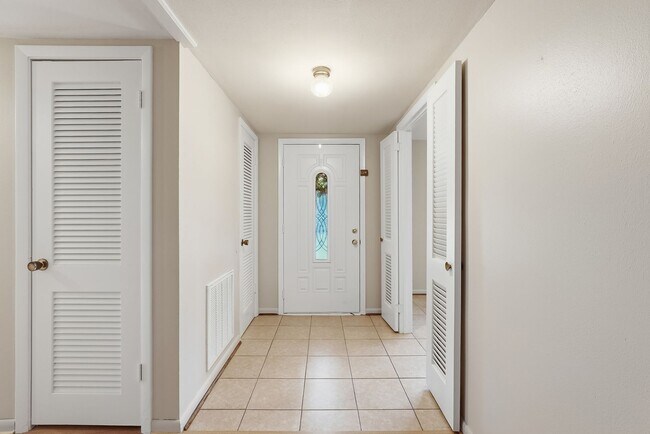 Foto del edificio - 520 Windsor Rd