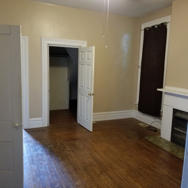 Dining Room. - 35 Clark Pl