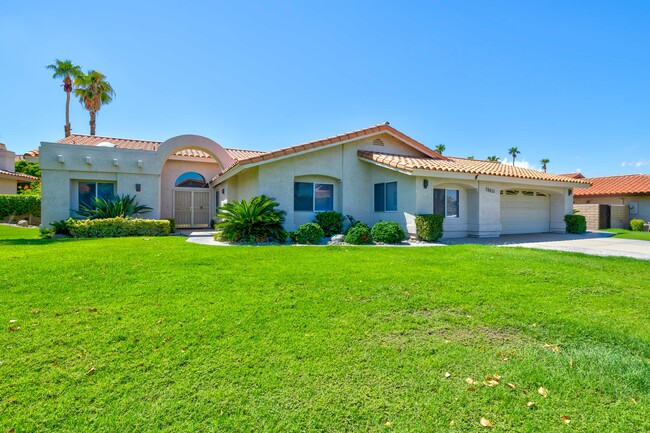 Building Photo - 78855 Aurora Way