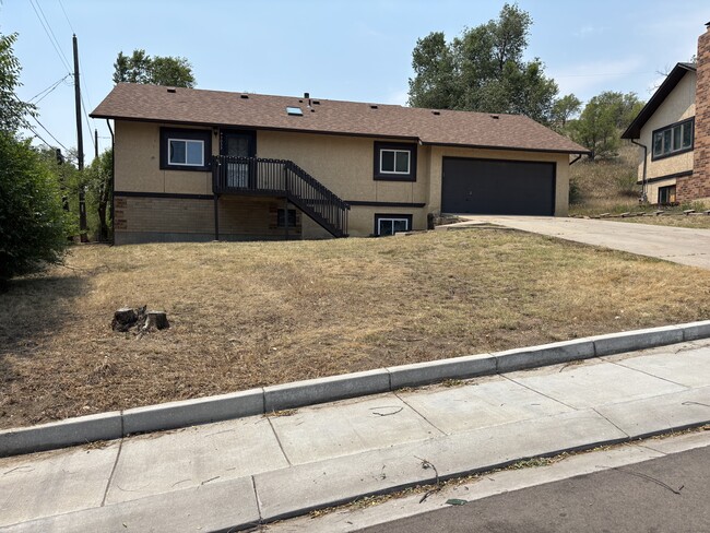 Building Photo - 3033 Pinnacle Dr