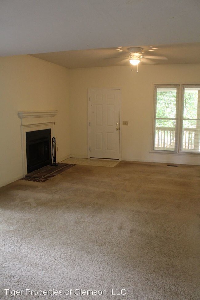 Foto del edificio - 2 br, 1.5 bath Room For Rent - 113 Clemson St