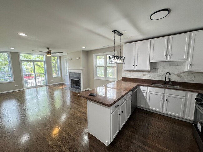 Foto del edificio - 5438 S Indiana Ave